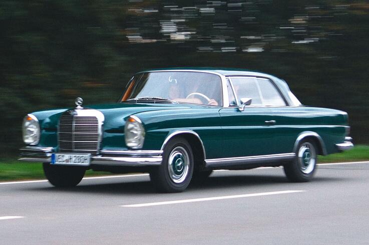 Fahraufnahme Mercedes-Benz Oldtimer
