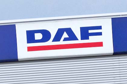 Außenansicht Autohaus Ewald Menke in Lohne | DAF Pylone