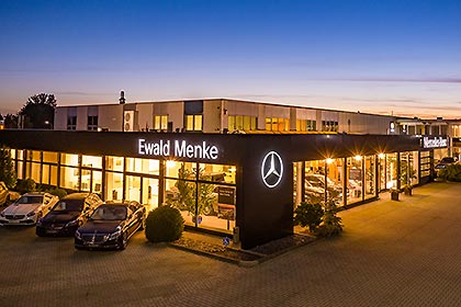 Außenansicht Autohaus Ewald Menke in Lohne